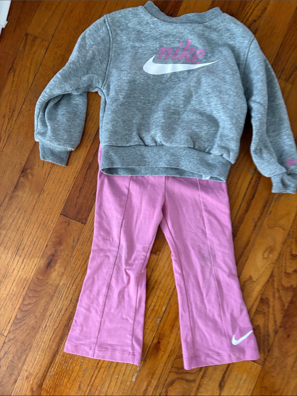 Nike Girls Gray Sweatshirt with Pink Leggings Set